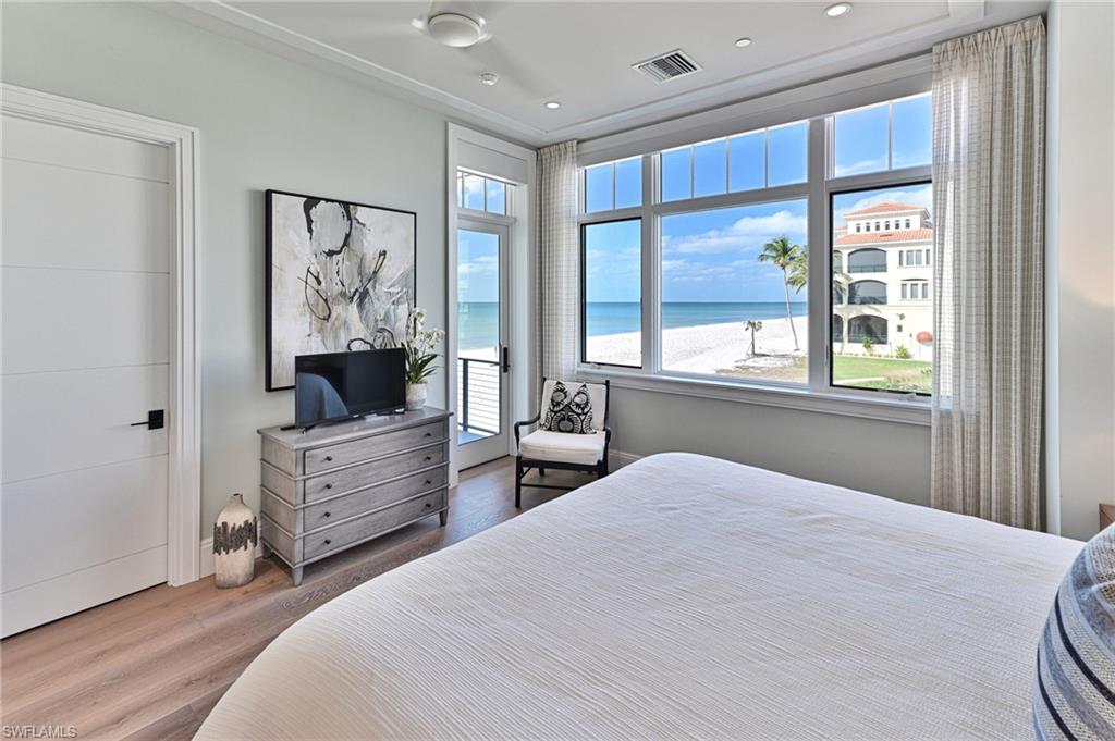 BAREFOOT BEACH - Residential