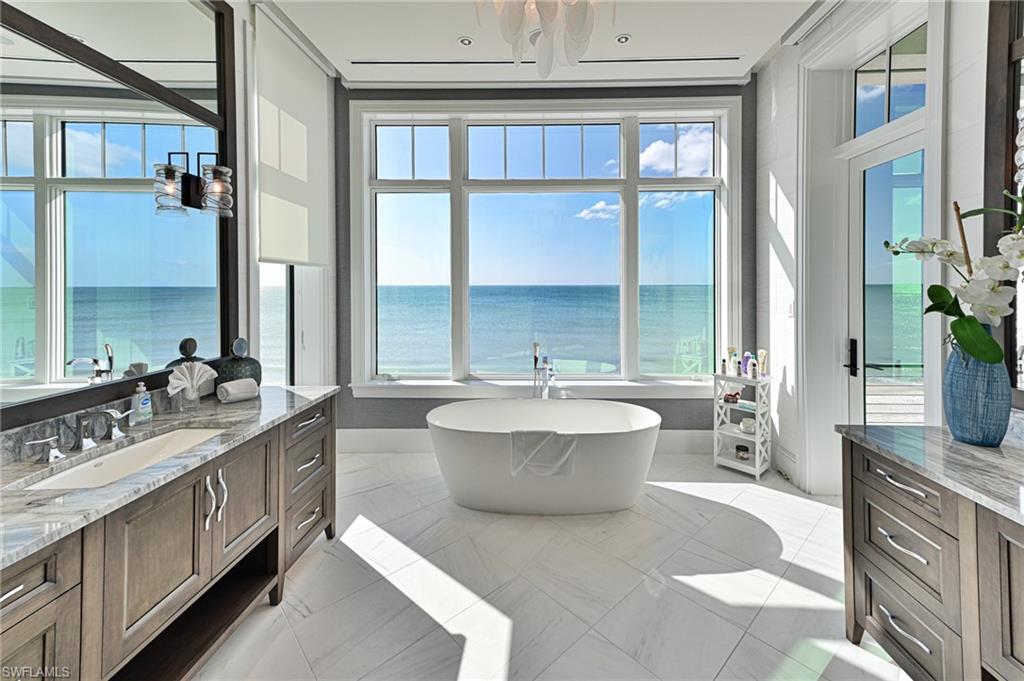 BAREFOOT BEACH - Residential