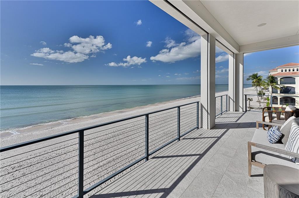 BAREFOOT BEACH - Residential