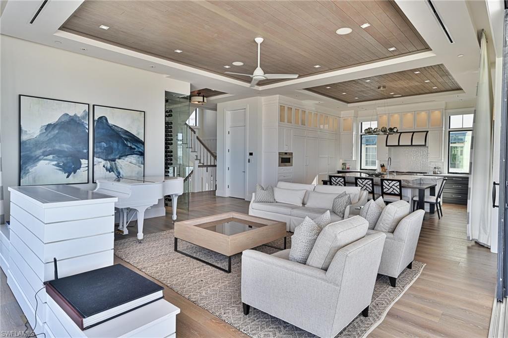 BAREFOOT BEACH - Residential