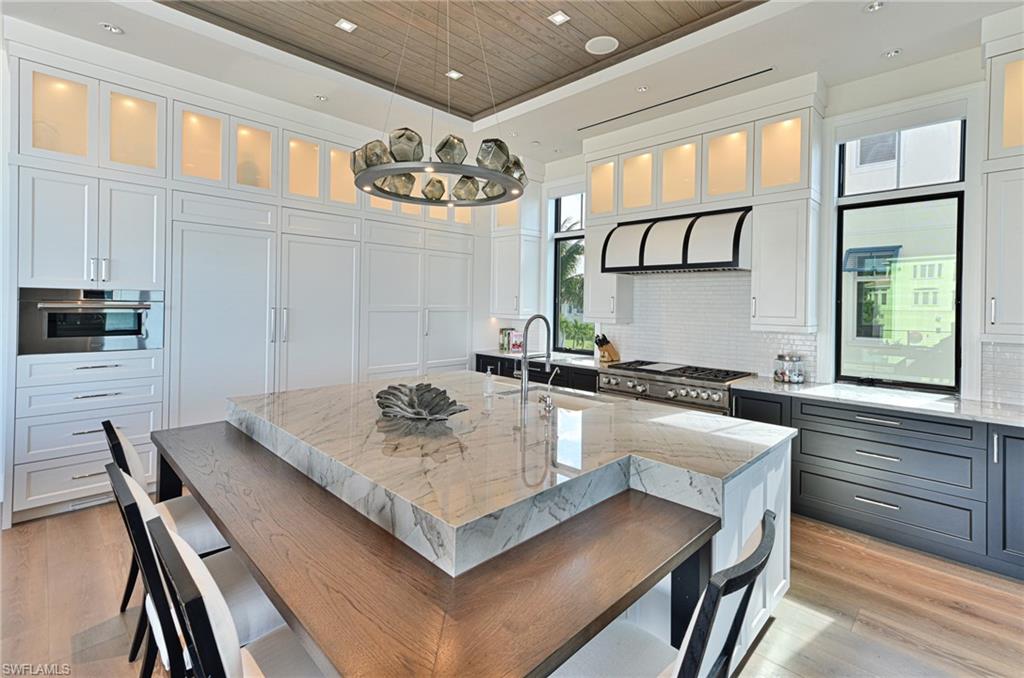 BAREFOOT BEACH - Residential