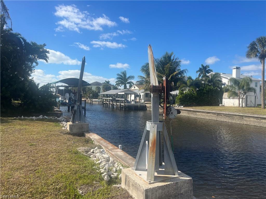 IMPERIAL SHORES - Land