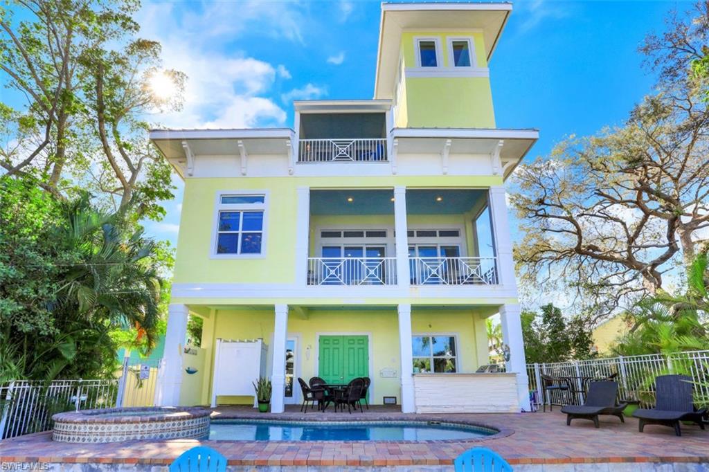 VENETIAN GARDENS - Residential