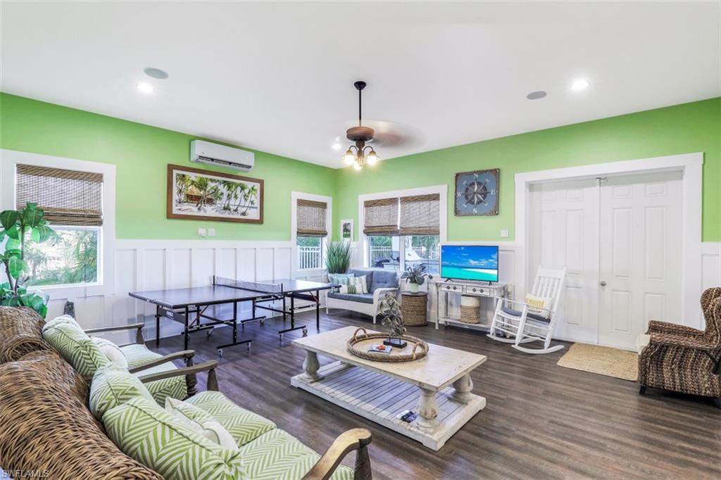 VENETIAN GARDENS - Residential