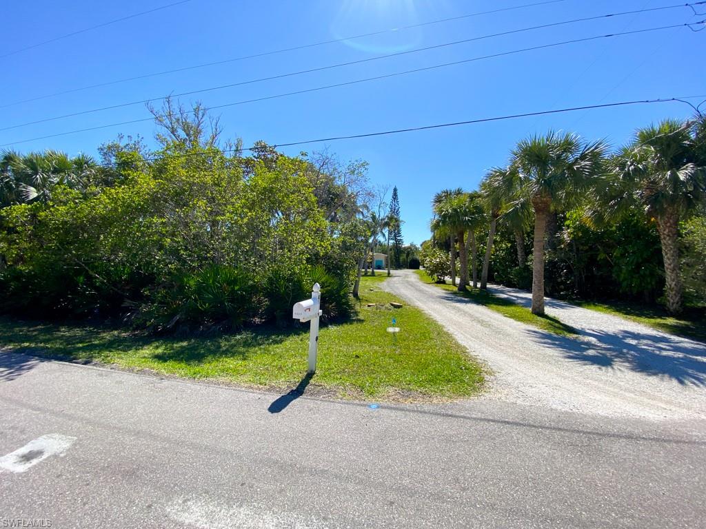 CHATEAUX SUR MER UNREC - Land