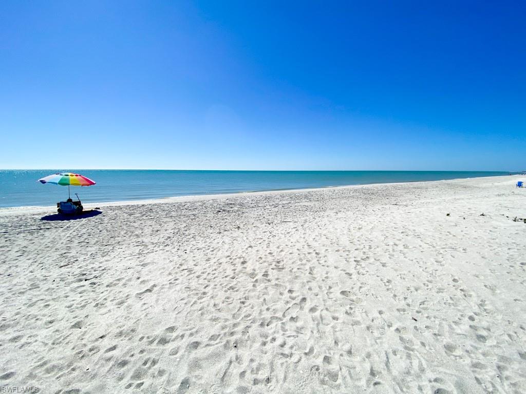 CHATEAUX SUR MER UNREC - Land