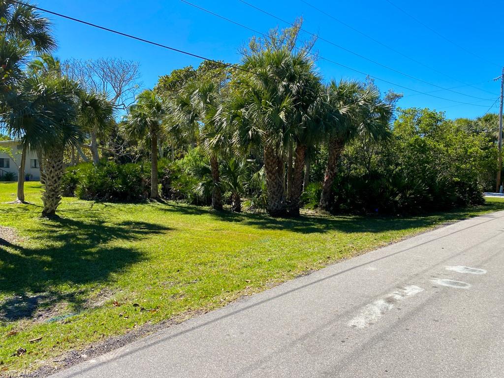 CHATEAUX SUR MER UNREC - Land