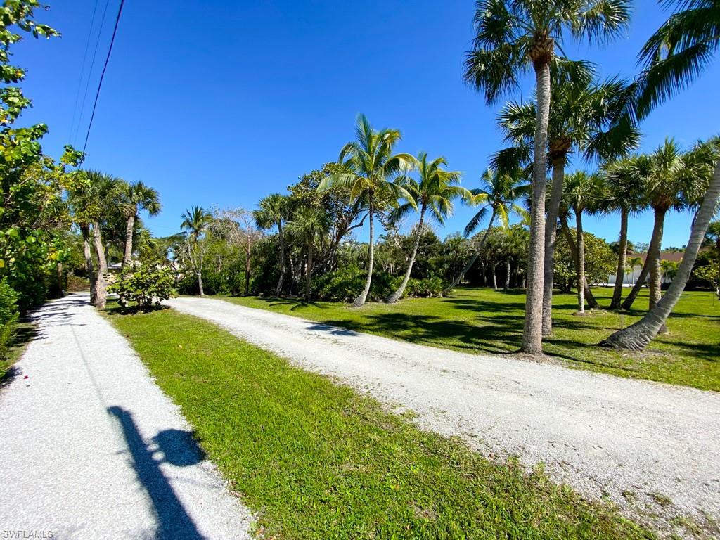 CHATEAUX SUR MER UNREC - Land
