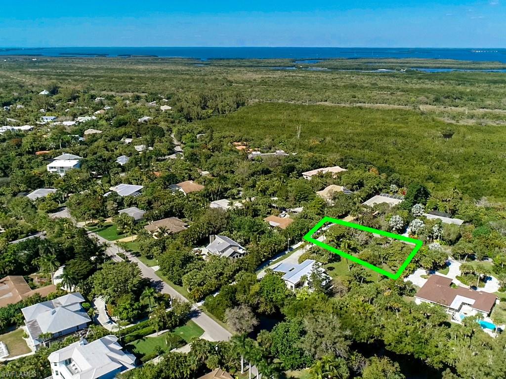 CHATEAUX SUR MER UNREC - Land