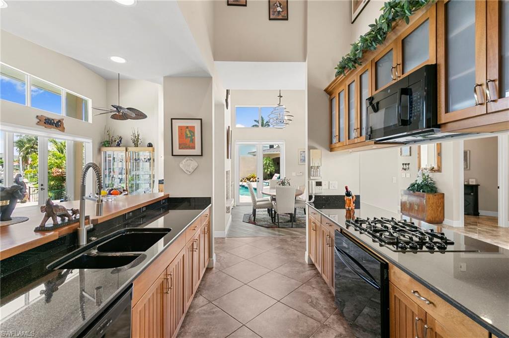 MARCO ISLAND - Residential