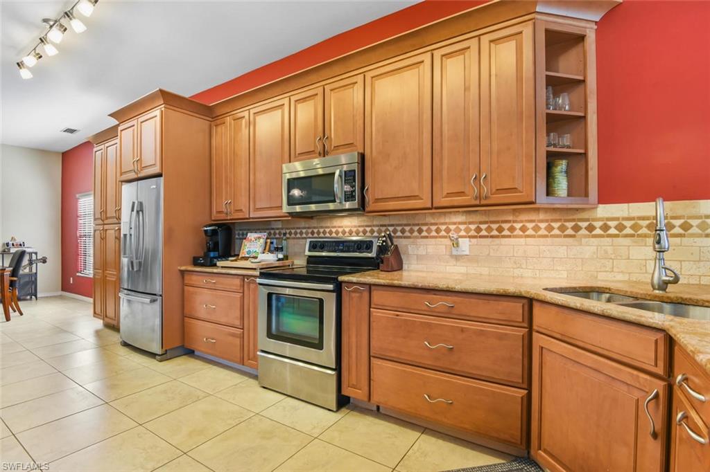 GOLDEN GATE ESTATES - Residential