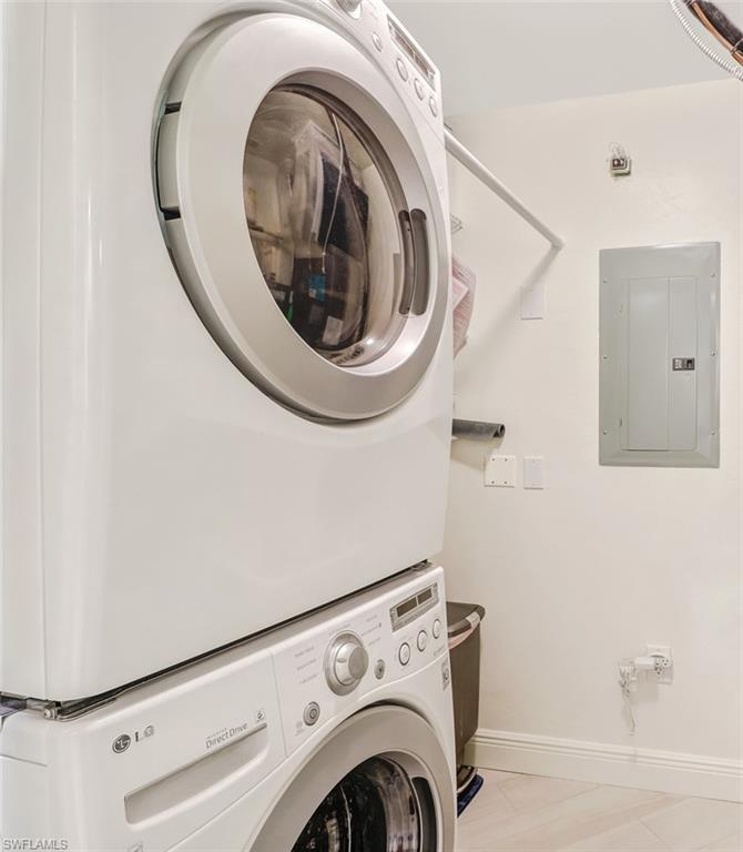 ST. TROPEZ - Residential