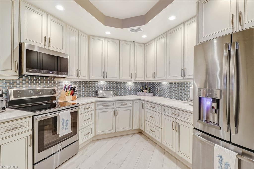 ST. TROPEZ - Residential