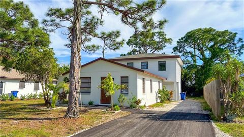 Single Family Residence in BONITA SPRINGS FL 9025 Somerset LN.jpg