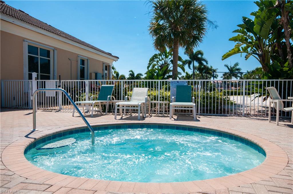 PEBBLE BEACH - Residential