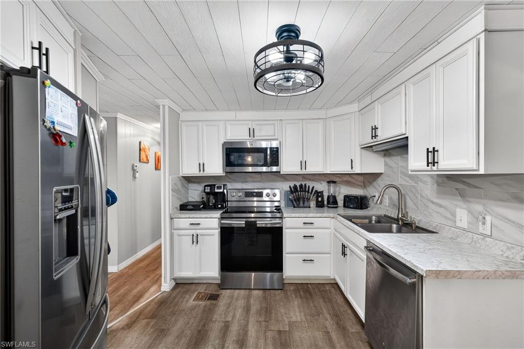 LAZY DAYS MOBILE VILLAGE - Residential