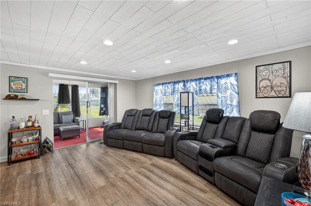 LAZY DAYS MOBILE VILLAGE - Residential