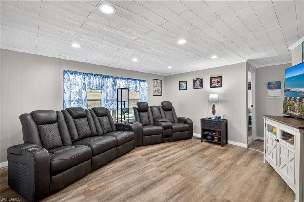 LAZY DAYS MOBILE VILLAGE - Residential