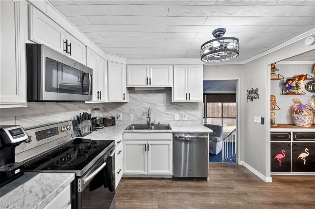 LAZY DAYS MOBILE VILLAGE - Residential