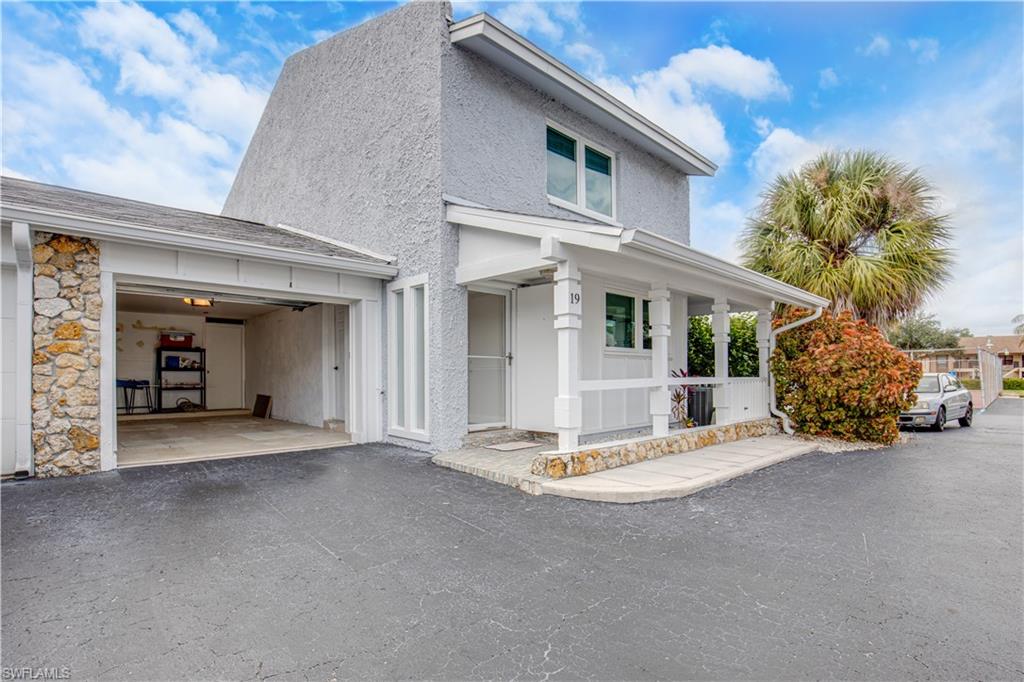 FOUR FOUNTAINS - Residential