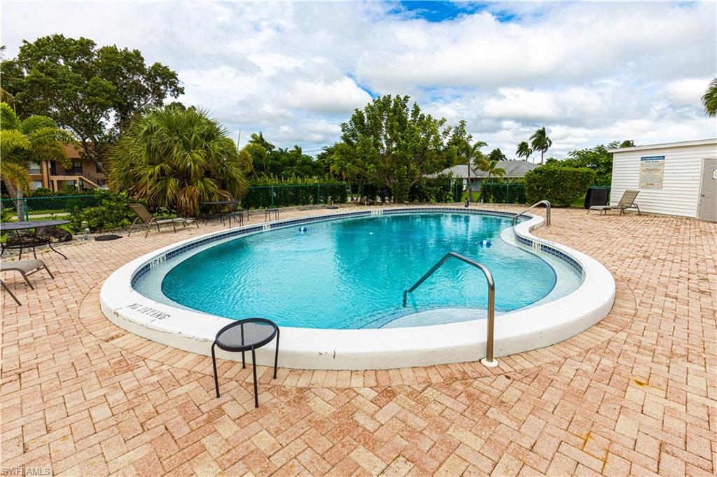 FOUR FOUNTAINS - Residential