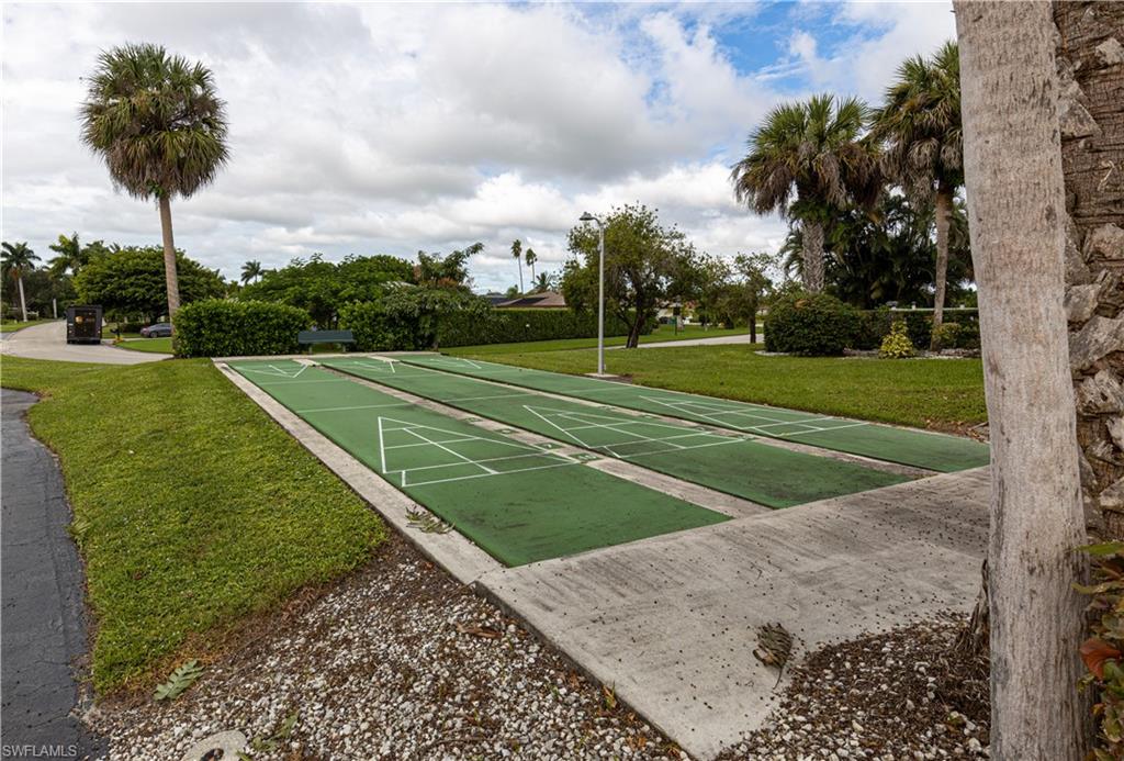 FOUR FOUNTAINS - Residential