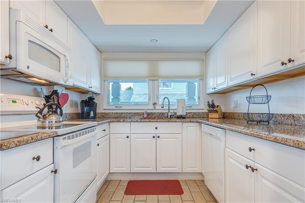 FOUR FOUNTAINS - Residential