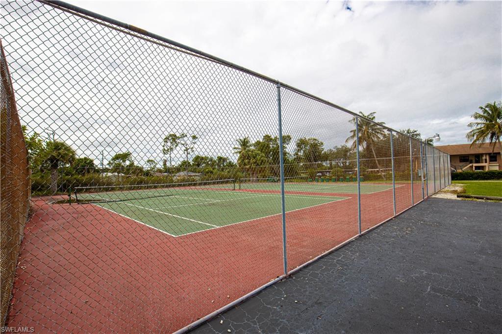 FOUR FOUNTAINS - Residential