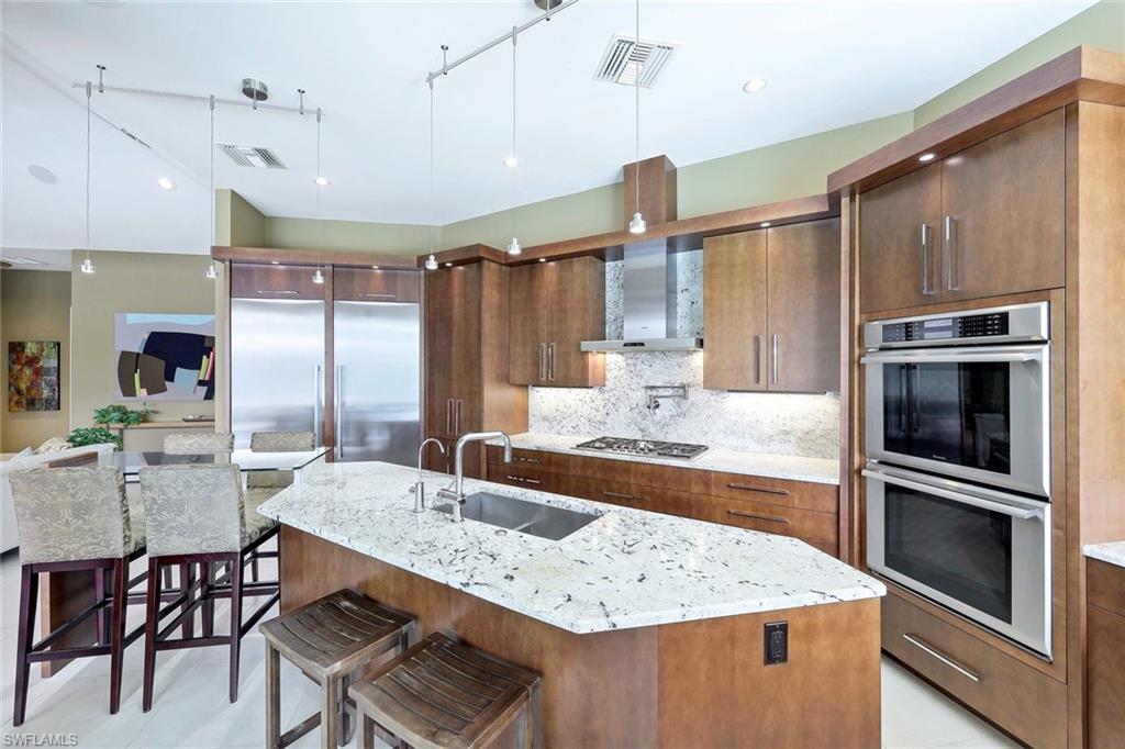 MARCO BEACH - Residential