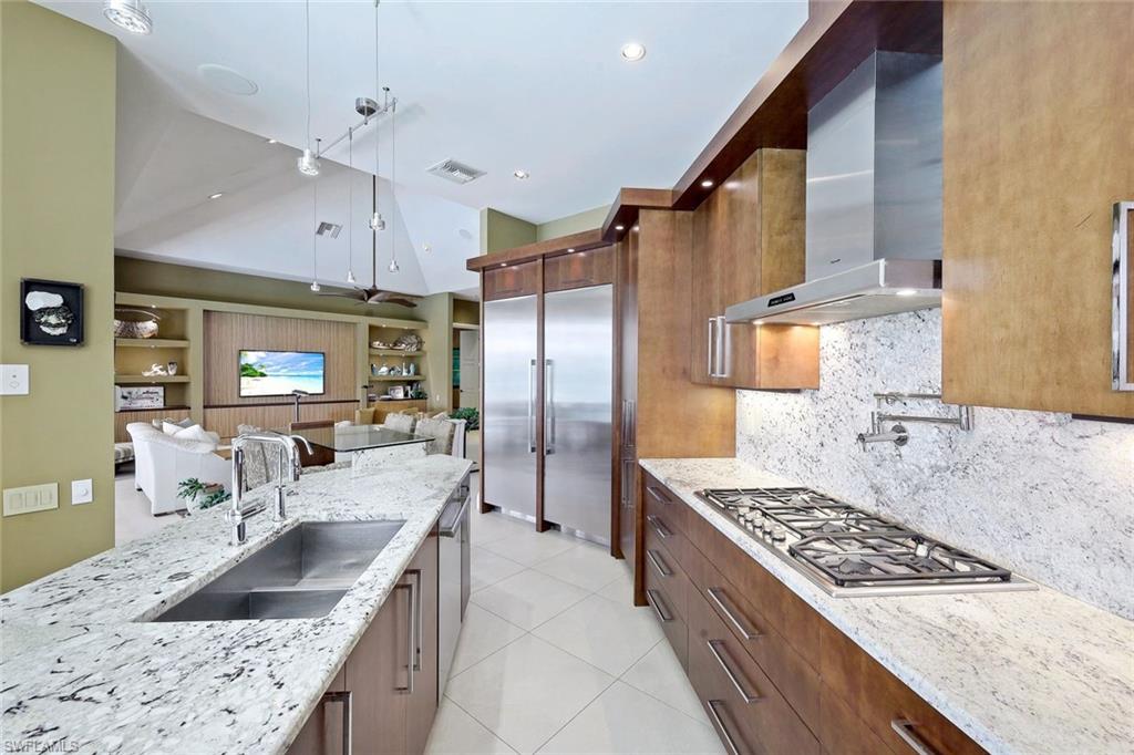 MARCO BEACH - Residential