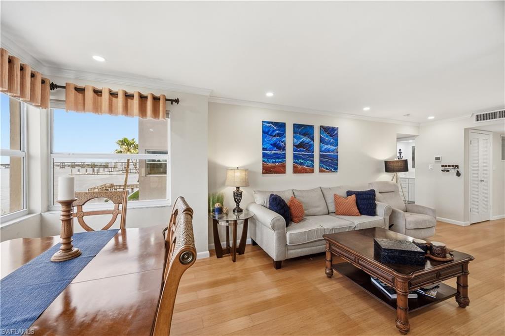 RIVERSIDE CLUB - Residential