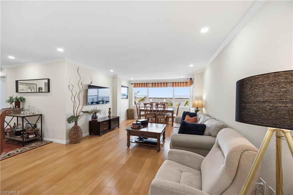 RIVERSIDE CLUB - Residential