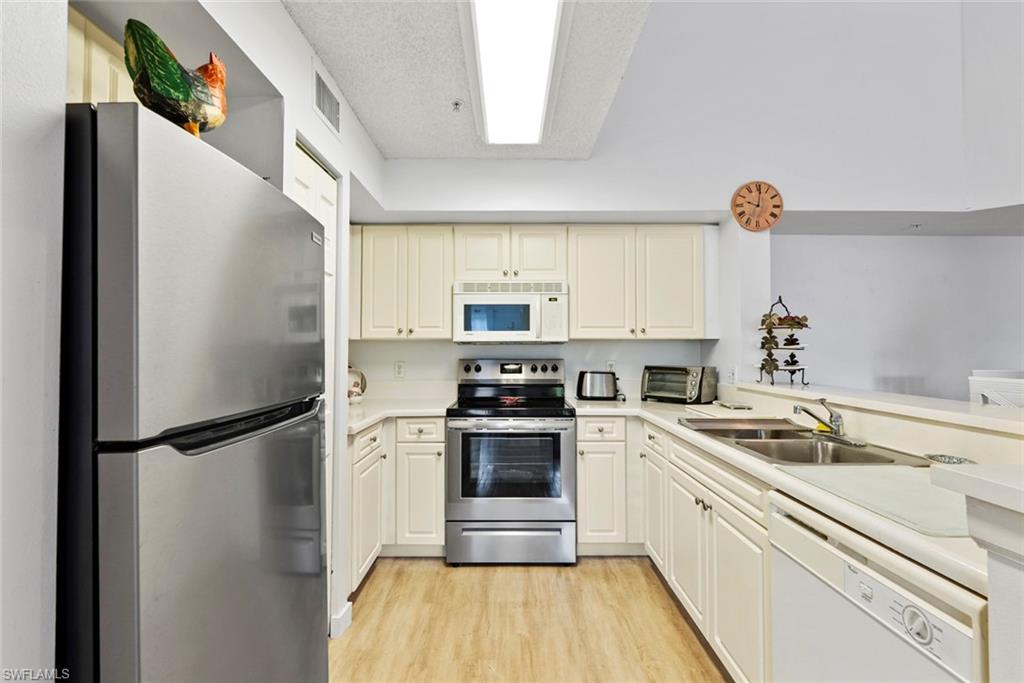 THE ENCLAVE AT NAPLES - Residential