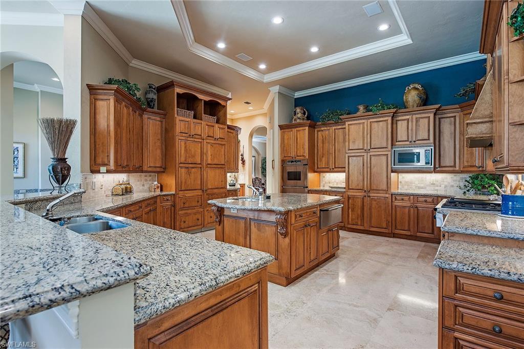 ESTATES AT BAY COLONY GOLF CLUB - Residential