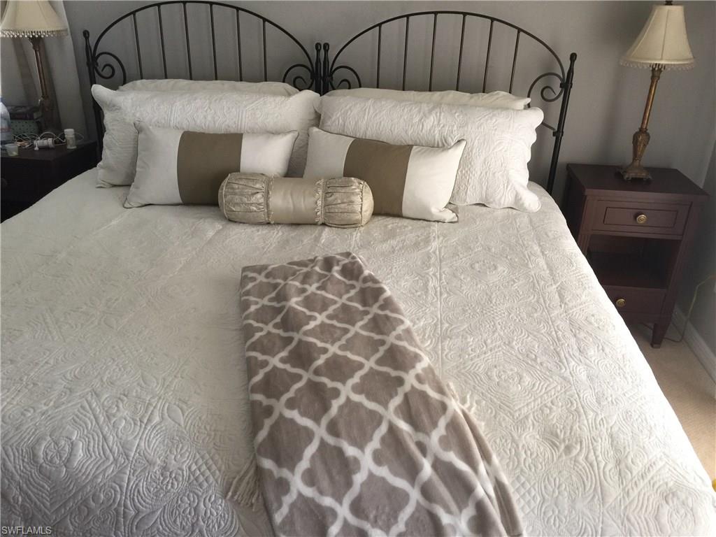 GREENWOOD VILLAGE AT KINGS LAKE - Residential