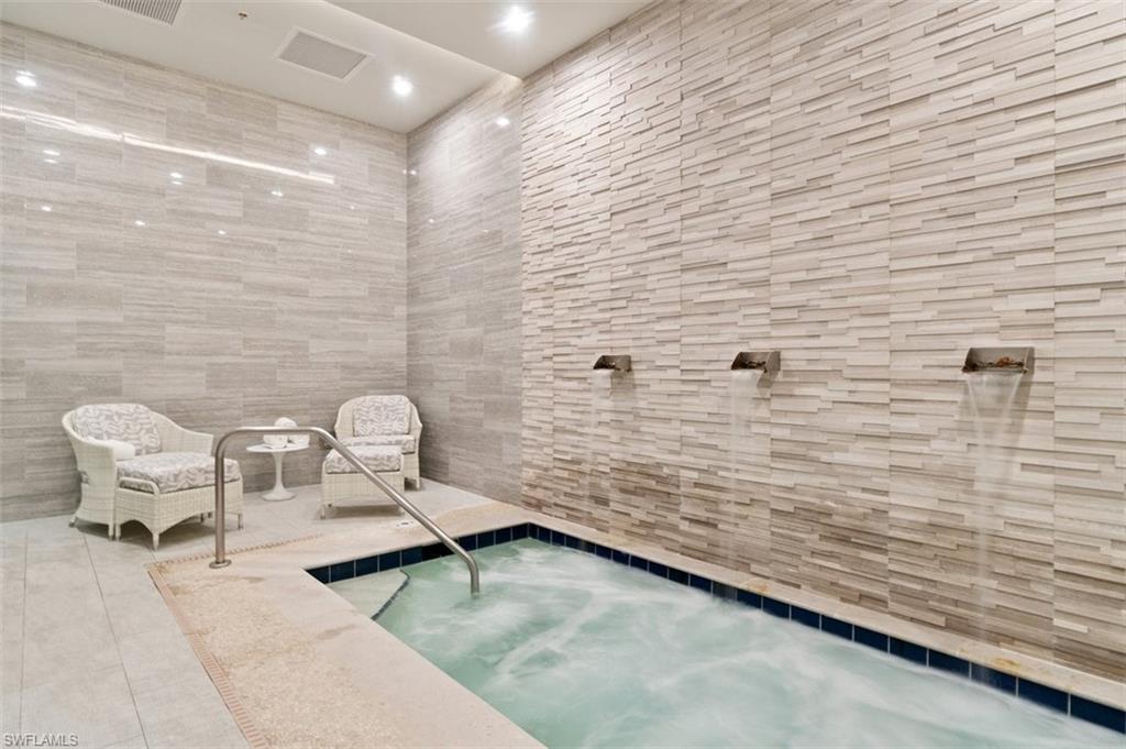 VISTA POINTE - Residential