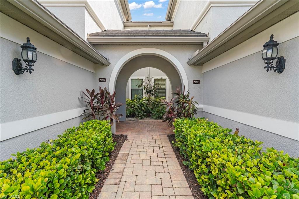 12058 Covent Garden CT 1203