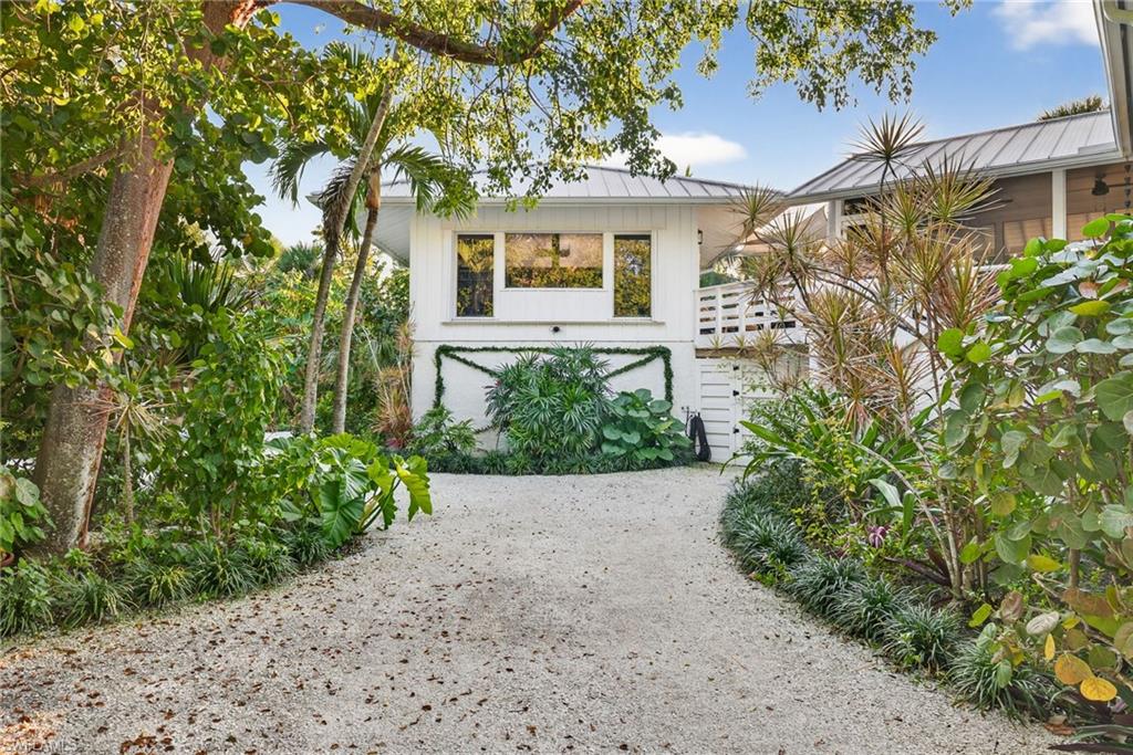 SANIBEL BAYOUS - Residential