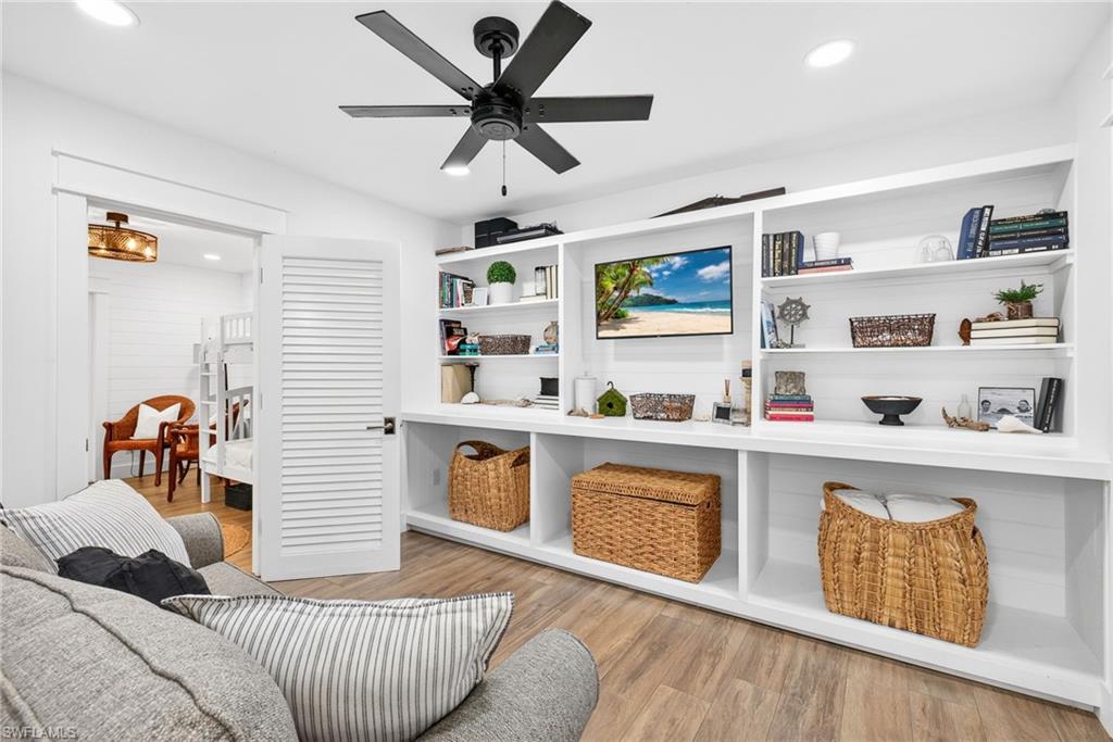 SANIBEL BAYOUS - Residential