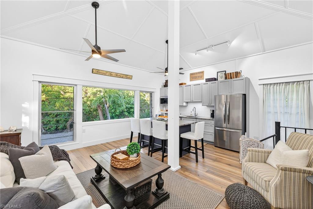 SANIBEL BAYOUS - Residential