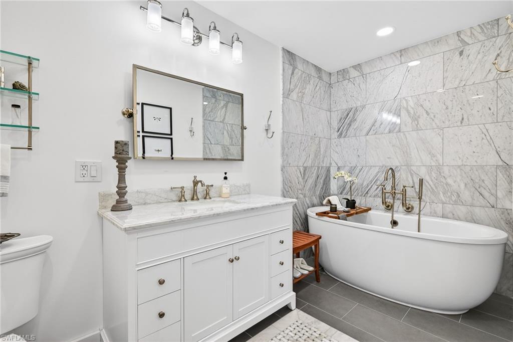 SANIBEL BAYOUS - Residential