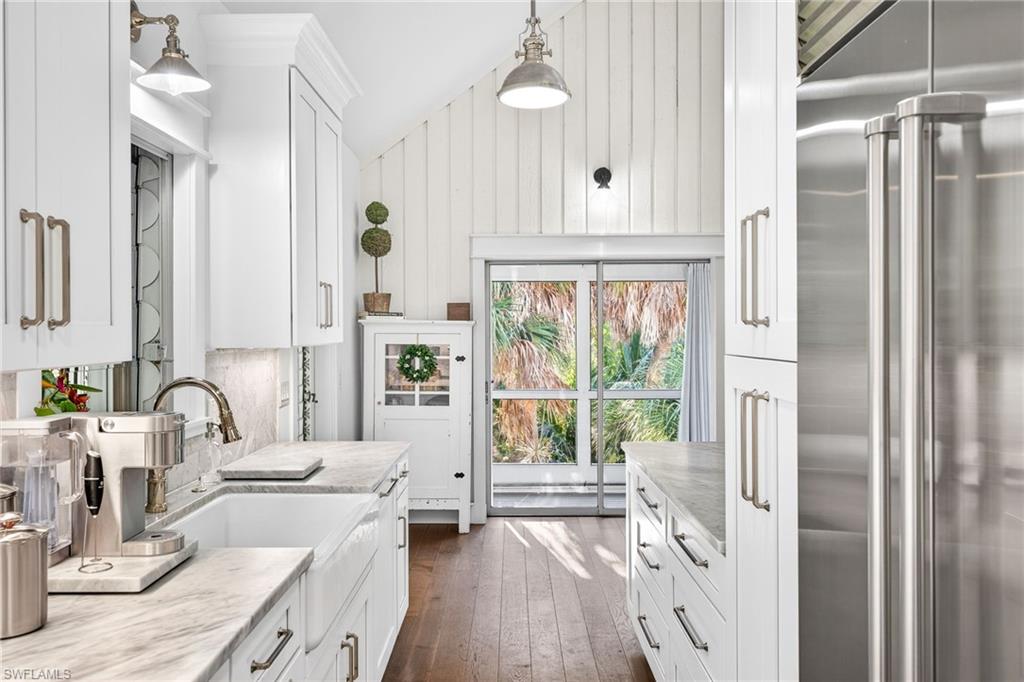 SANIBEL BAYOUS - Residential