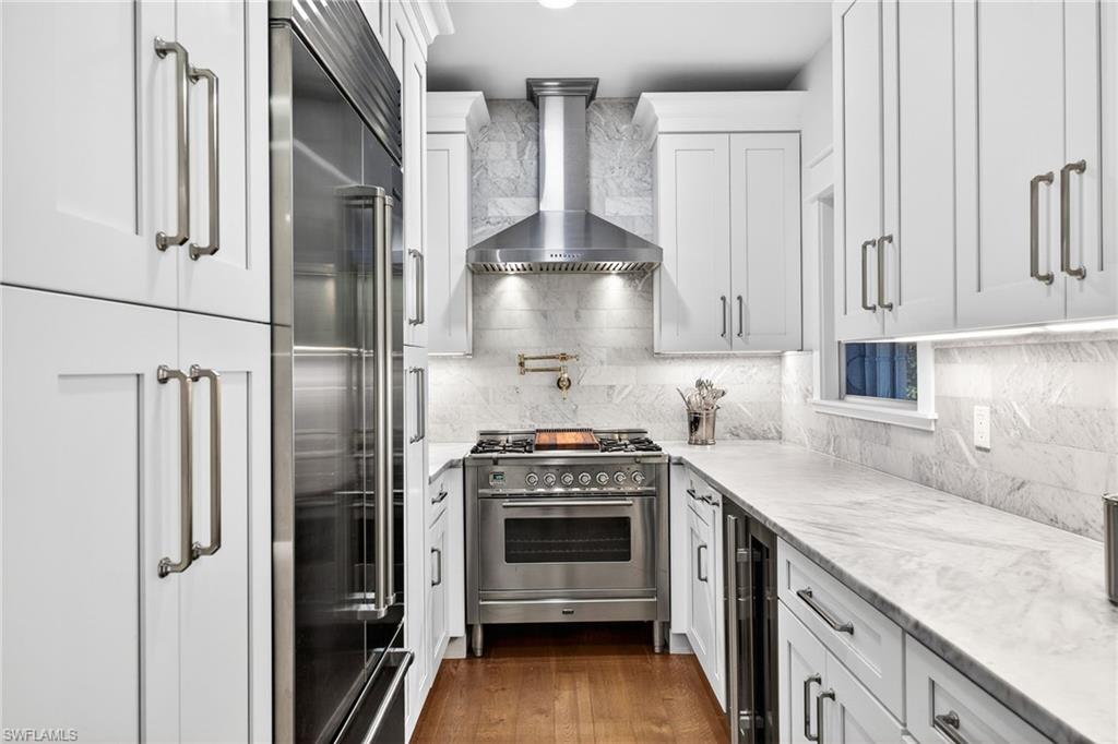 SANIBEL BAYOUS - Residential