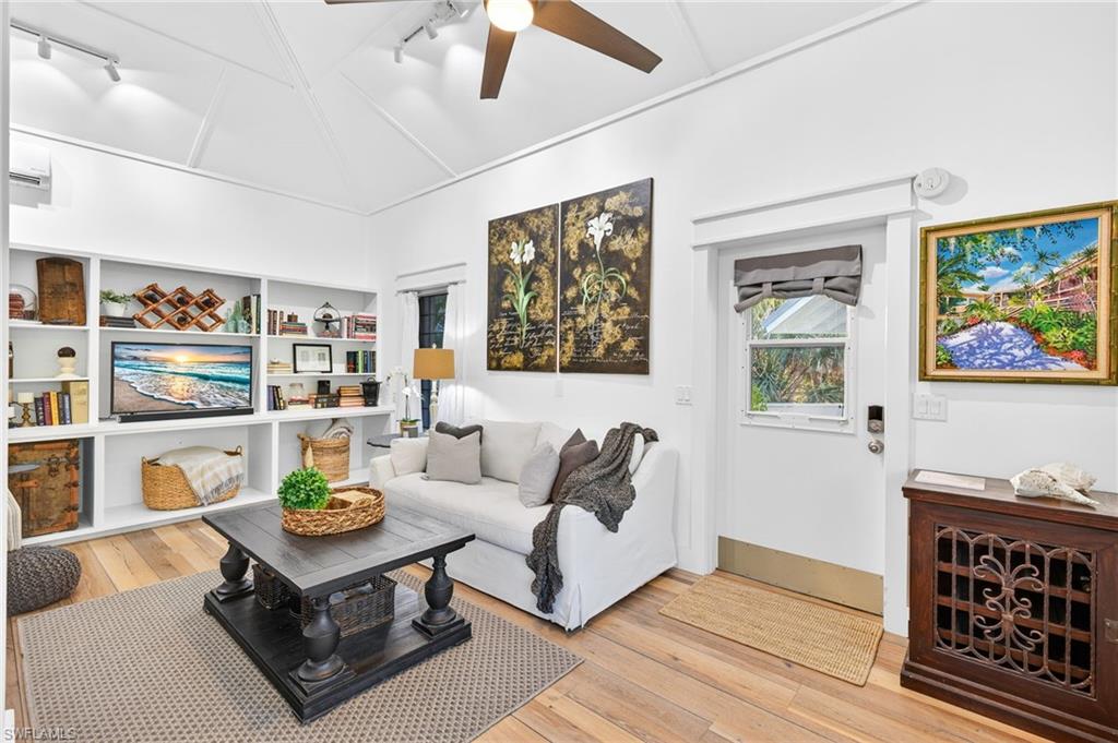 SANIBEL BAYOUS - Residential