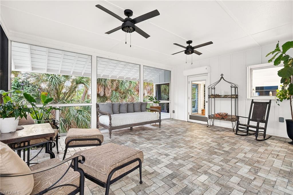 SANIBEL BAYOUS - Residential