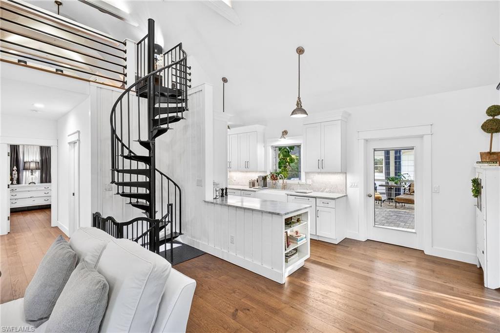 SANIBEL BAYOUS - Residential