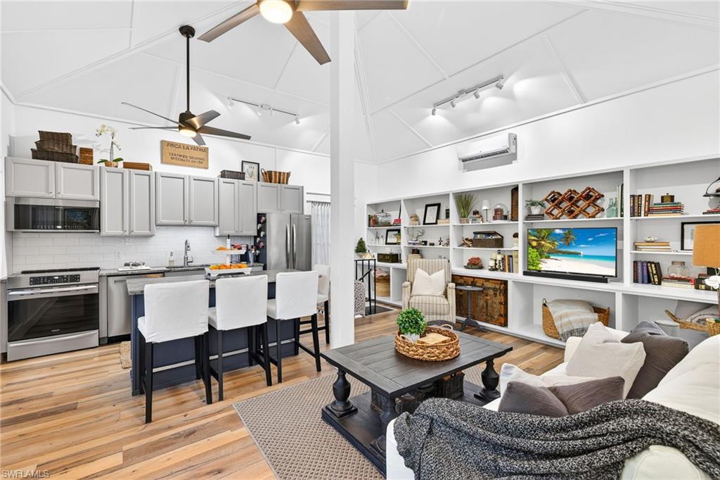 SANIBEL BAYOUS - Residential