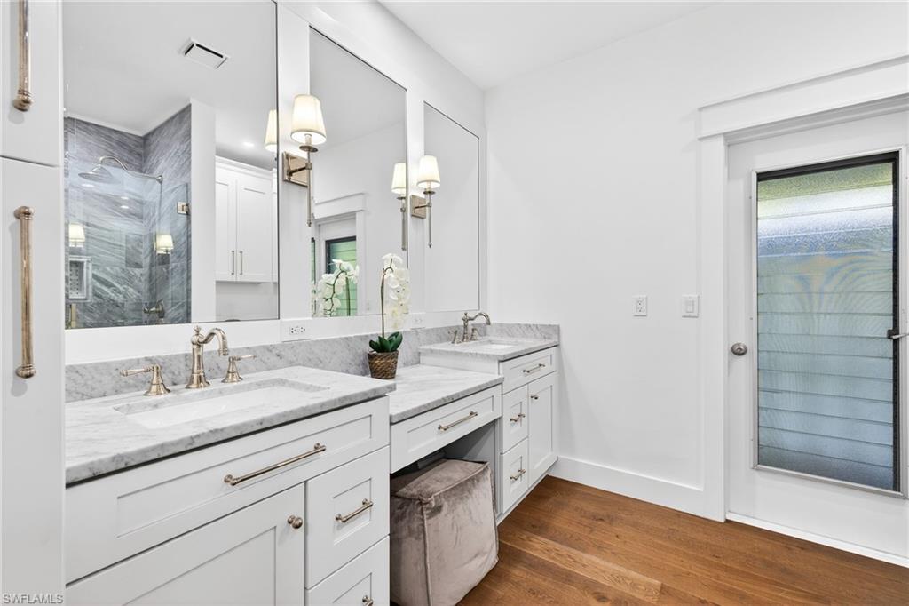 SANIBEL BAYOUS - Residential