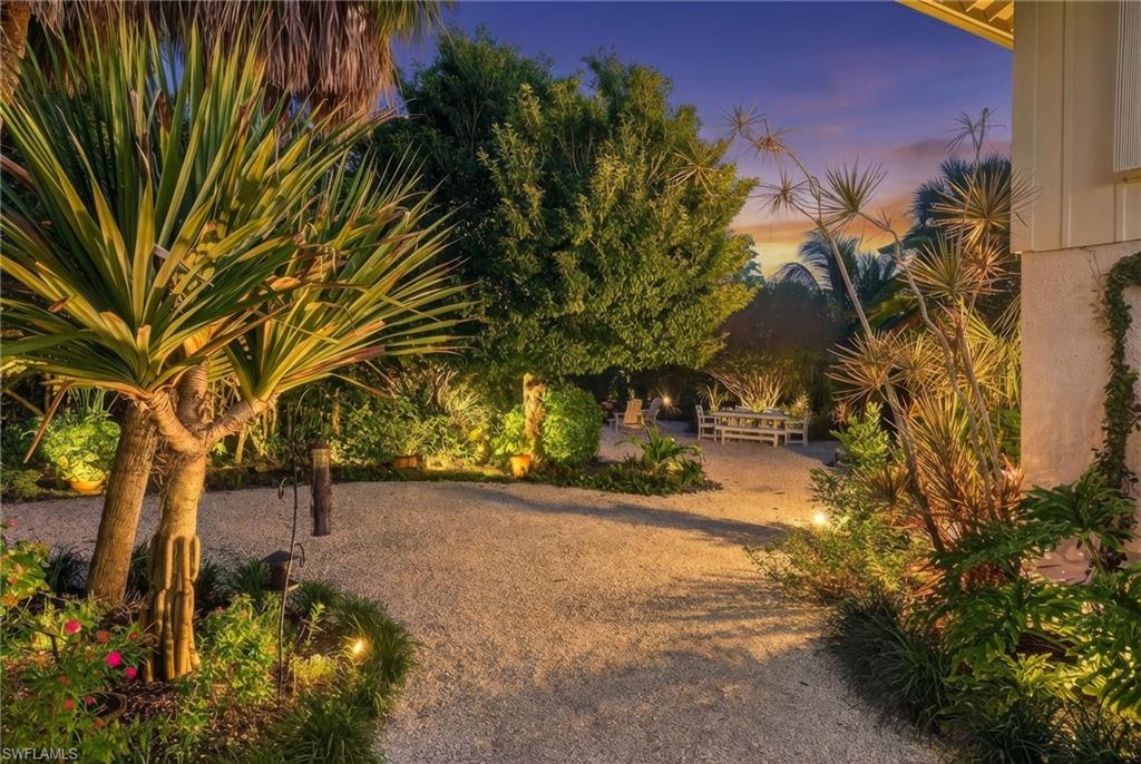 SANIBEL BAYOUS - Residential