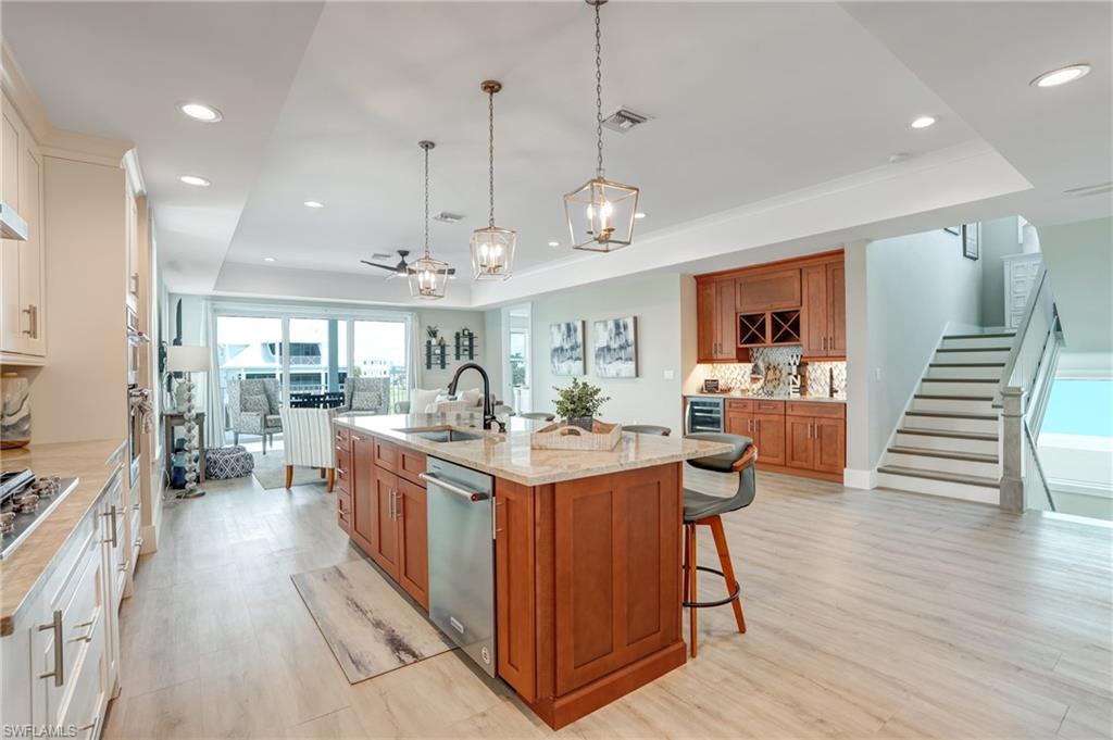 ISLAND SHORES - Residential